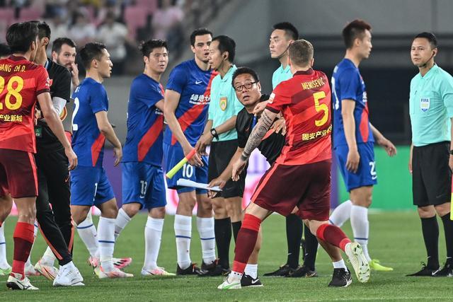 季后赛-米切尔30分阿伦16+18 骑士力克魔术1-0